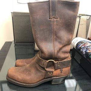 Frye brown rugged leather riding boots!!